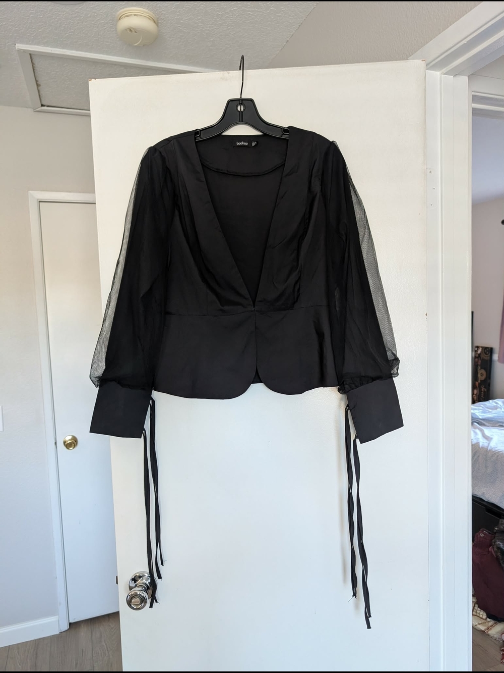 Boohoo V Neck Mesh Blouse